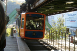 Schwebebahn